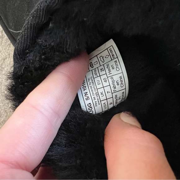 Ugg Classic Mini Boots Black Size 9 - Picture 6 of 6